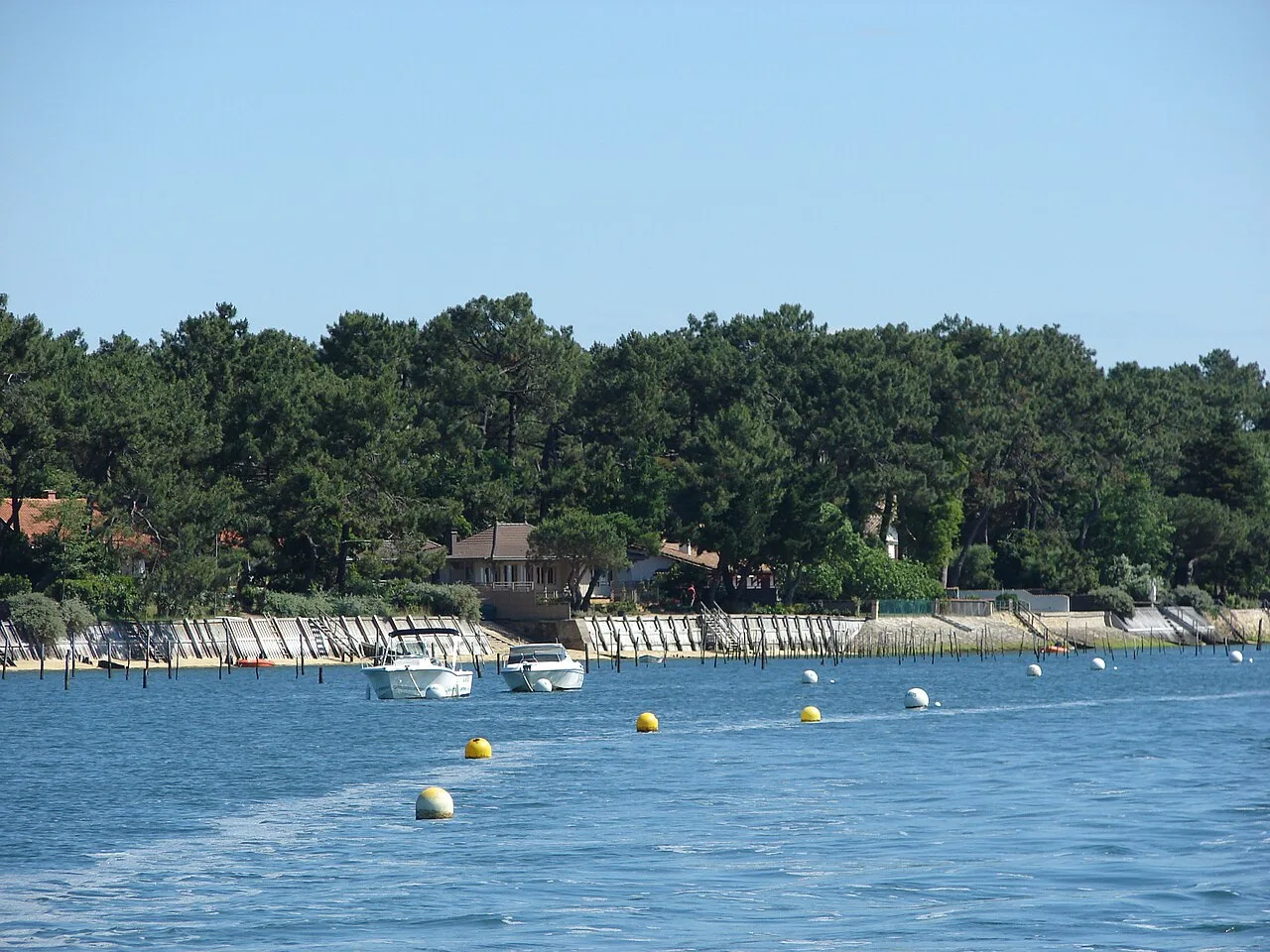 Le Bassin devant L’Herbe, vu depuis l’eau